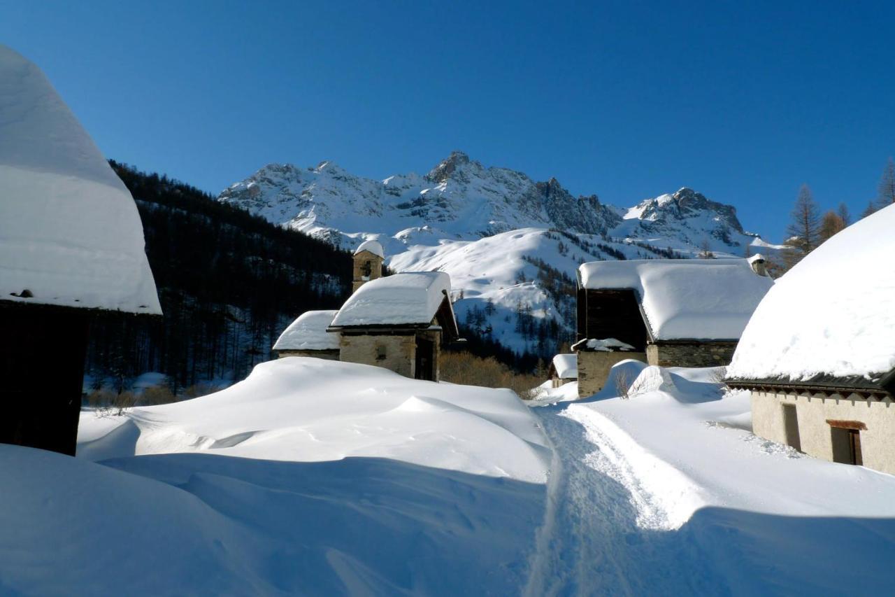Le Leyrier Hameau Des Chazals Nevache Hautes Alpes ภายนอก รูปภาพ